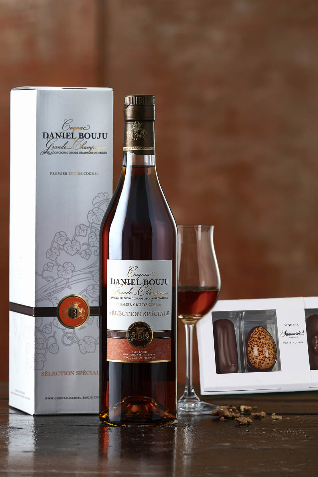 Cognac-gave 1 fl. Bouju Séléction Special og Summerbird Petit Four