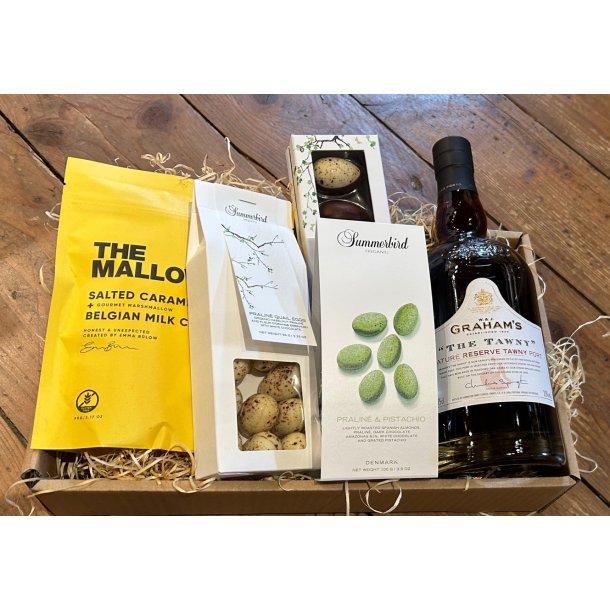 P�skegave med Portvin., Summerbird p�ske�g, Quiles eggs, mander og Mallows